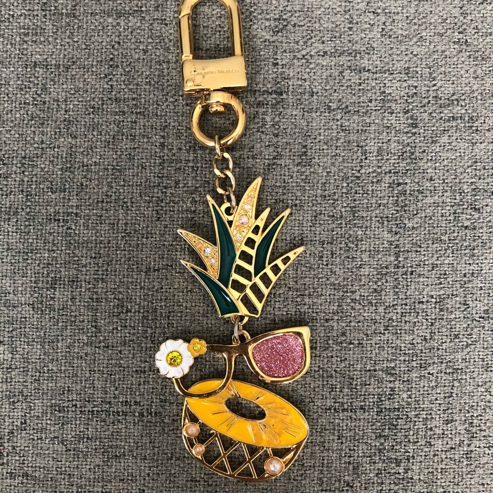 Samantha Thavasa Pineapple 🍍 Keychain